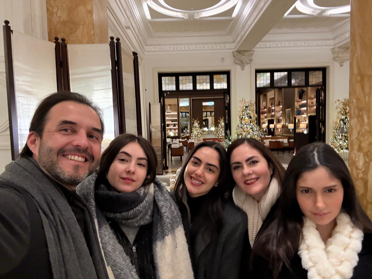 Ana Lucia De Bonifasi and family